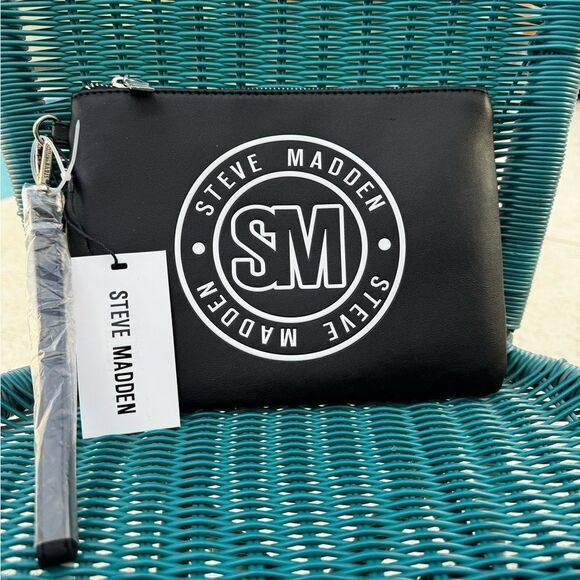 Steve Madden Black Round Logo Zip Clutch - Picture 1 of 9